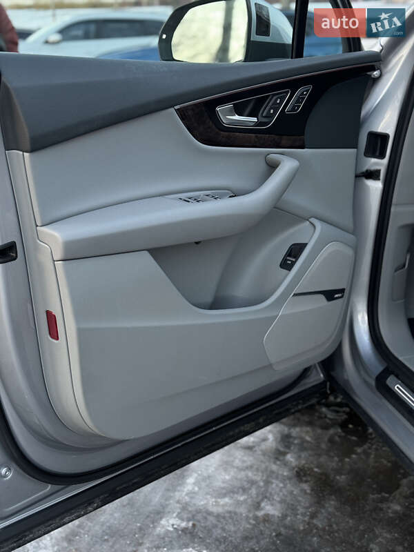 Позашляховик / Кросовер Audi Q7 2017 в Києві фото 20 Позашляховик / Кросовер Audi Q7 2017 в Києві