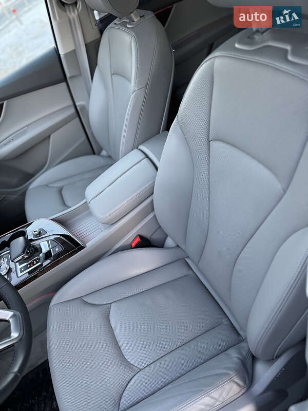 Позашляховик / Кросовер Audi Q7 2017 в Києві фото 24 Позашляховик / Кросовер Audi Q7 2017 в Києві