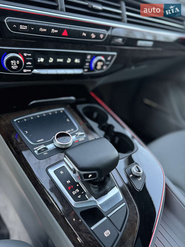 Позашляховик / Кросовер Audi Q7 2017 в Києві фото 29 Позашляховик / Кросовер Audi Q7 2017 в Києві