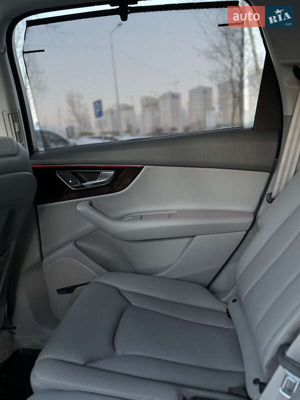 Позашляховик / Кросовер Audi Q7 2017 в Києві фото 41 Позашляховик / Кросовер Audi Q7 2017 в Києві