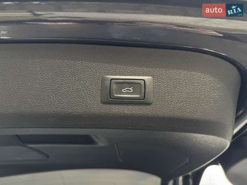 Позашляховик / Кросовер Audi Q7 2014 в Одесі