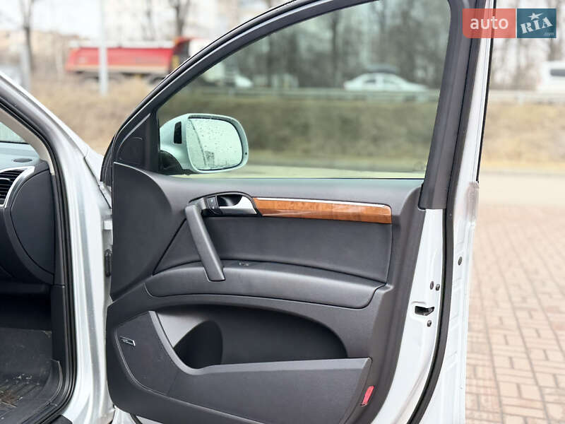 Позашляховик / Кросовер Audi Q7 2013 в Полтаві фото 21 Позашляховик / Кросовер Audi Q7 2013 в Полтаві