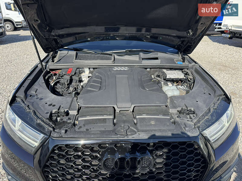Позашляховик / Кросовер Audi Q7 2018 в Вінниці
