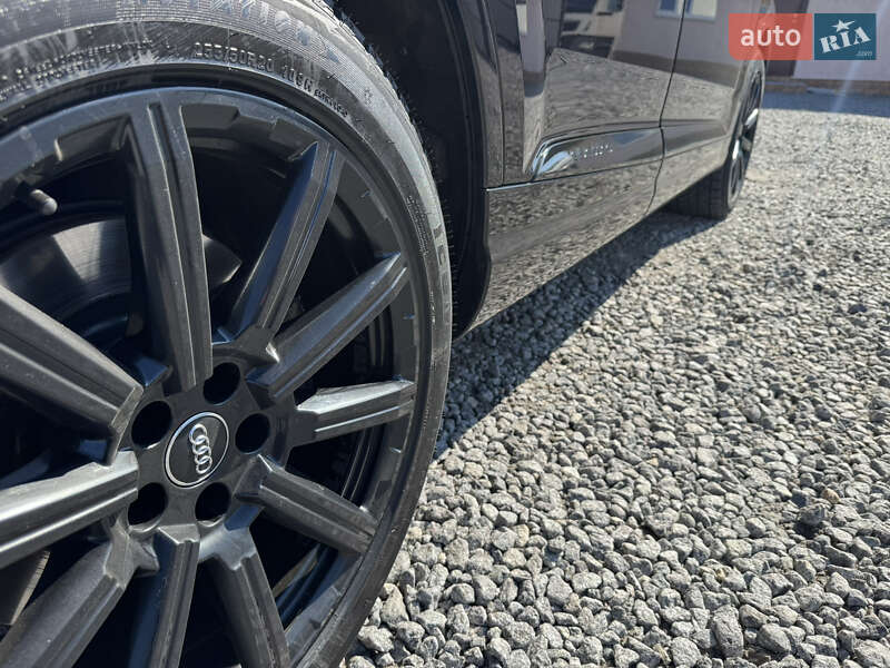 Позашляховик / Кросовер Audi Q7 2018 в Вінниці