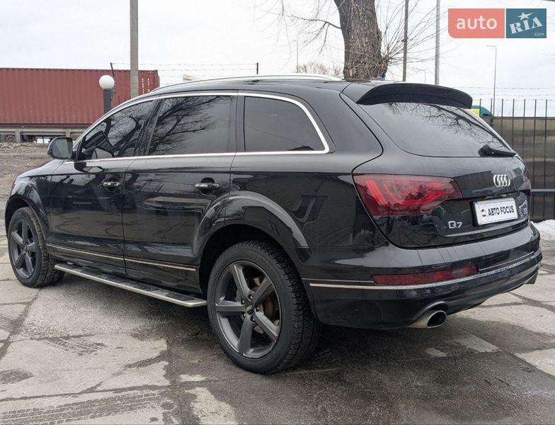 Позашляховик / Кросовер Audi Q7 2013 в Києві