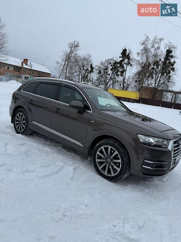 Позашляховик / Кросовер Audi Q7 2018 в Вінниці
