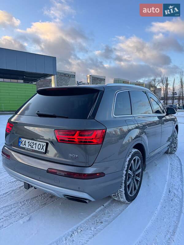 Позашляховик / Кросовер Audi Q7 2017 в Києві