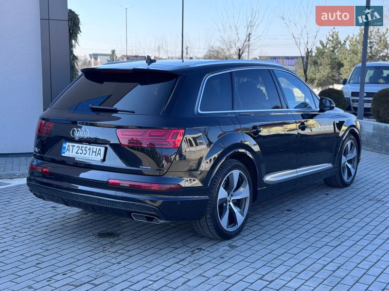 Внедорожник / Кроссовер Audi Q7 2017 в Ровно