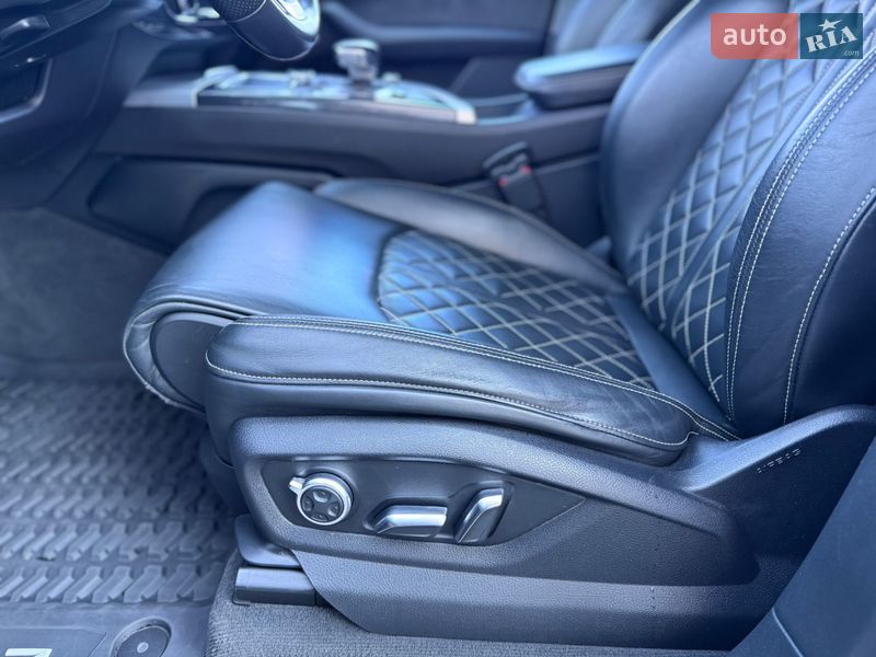 Внедорожник / Кроссовер Audi Q7 2017 в Ровно