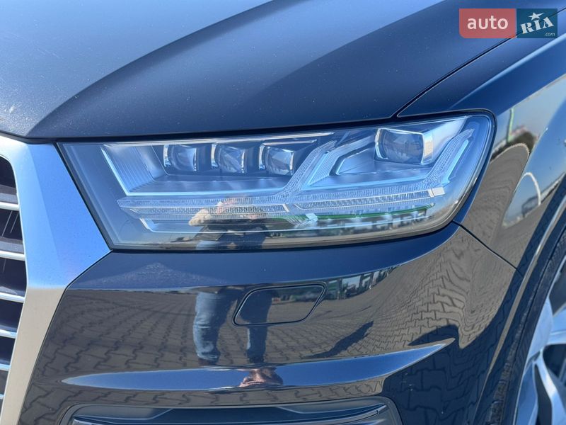 Внедорожник / Кроссовер Audi Q7 2017 в Ровно