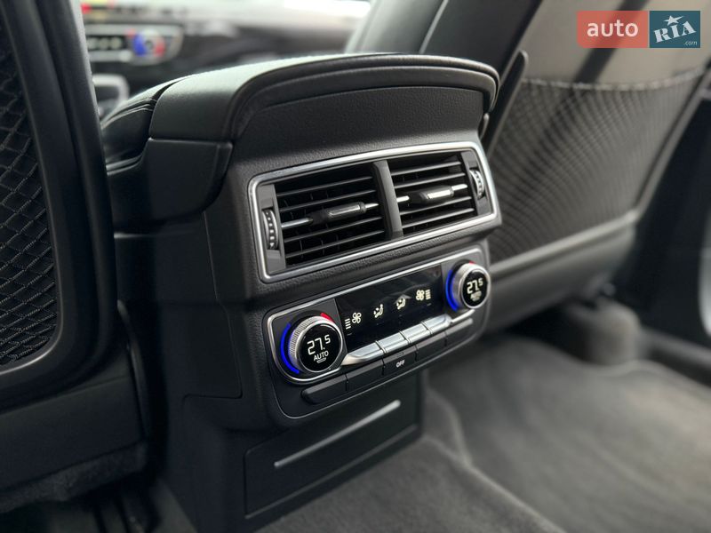 Внедорожник / Кроссовер Audi Q7 2017 в Днепре