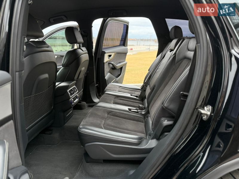 Внедорожник / Кроссовер Audi Q7 2017 в Днепре