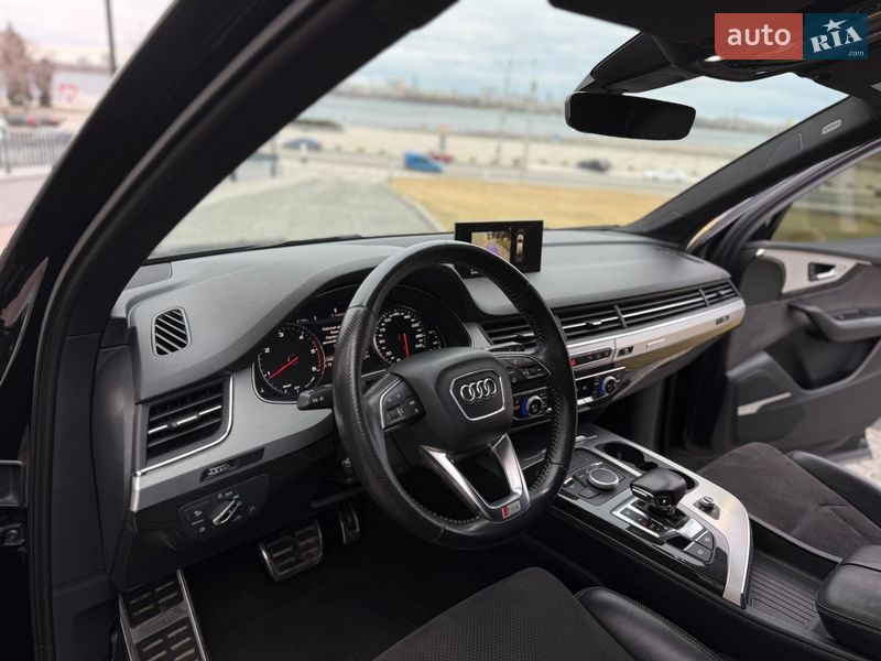 Внедорожник / Кроссовер Audi Q7 2017 в Днепре