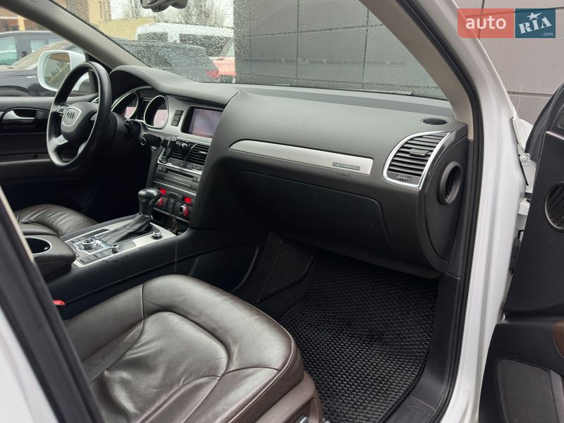 Внедорожник / Кроссовер Audi Q7 2013 в Одессе