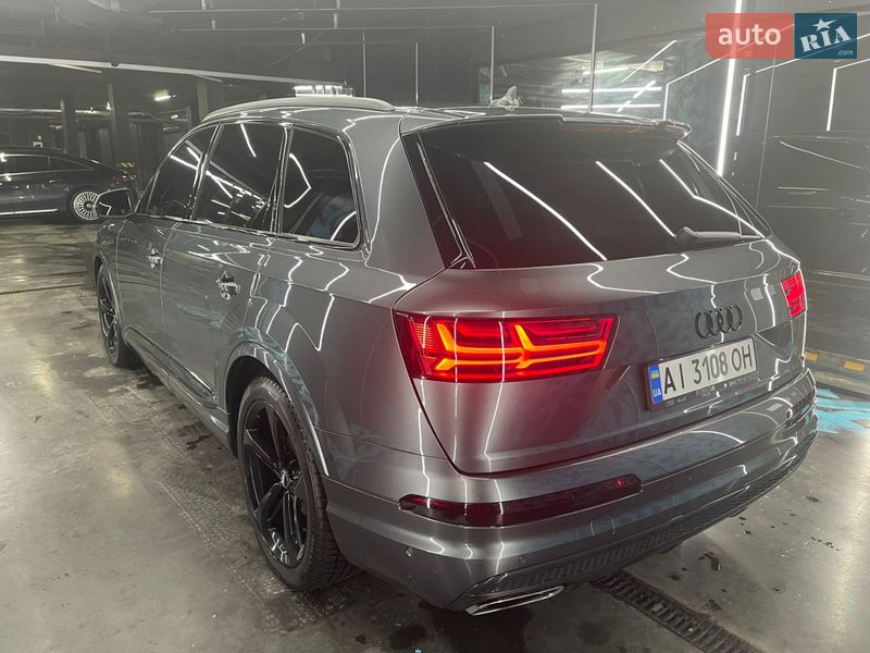 Внедорожник / Кроссовер Audi Q7 2017 в Киеве