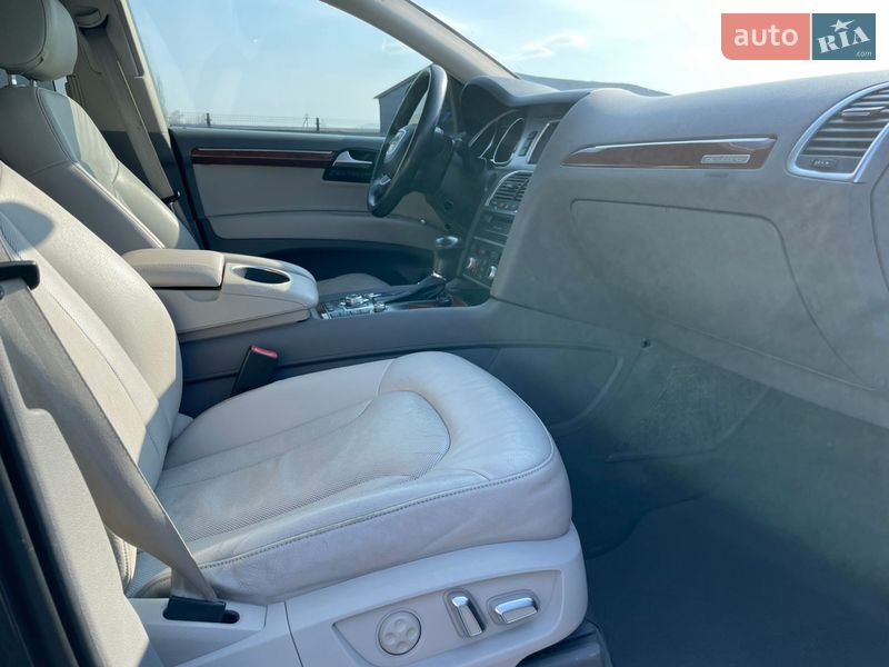 Внедорожник / Кроссовер Audi Q7 2013 в Хусте