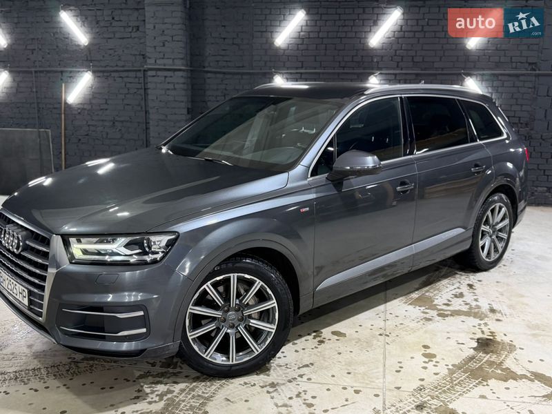 Внедорожник / Кроссовер Audi Q7 2015 в Киеве