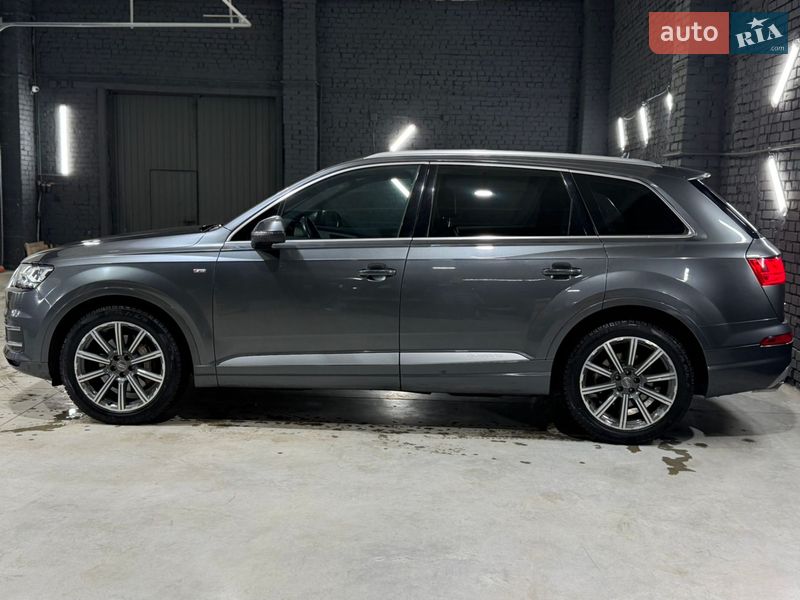 Внедорожник / Кроссовер Audi Q7 2015 в Киеве