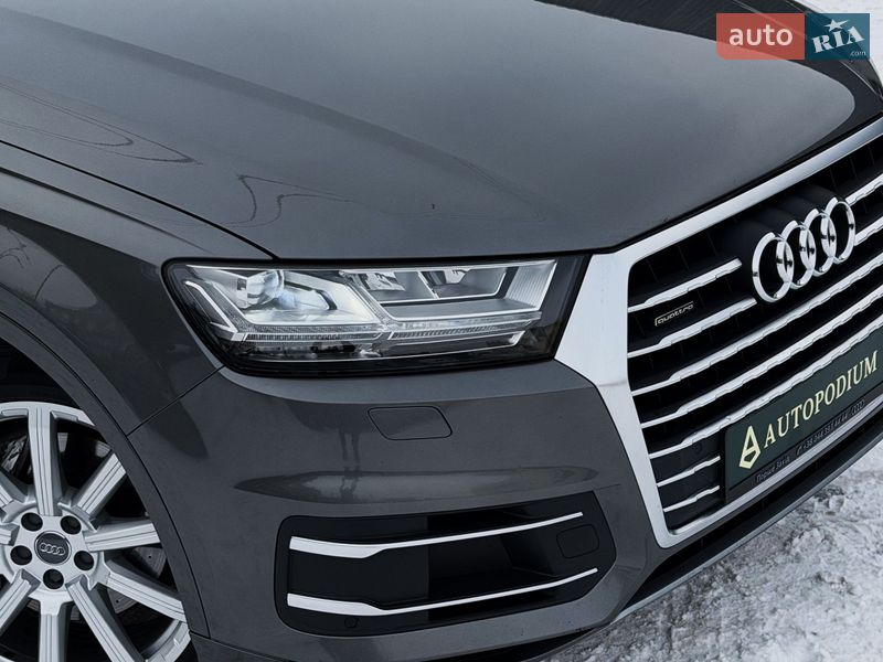 Внедорожник / Кроссовер Audi Q7 2015 в Киеве