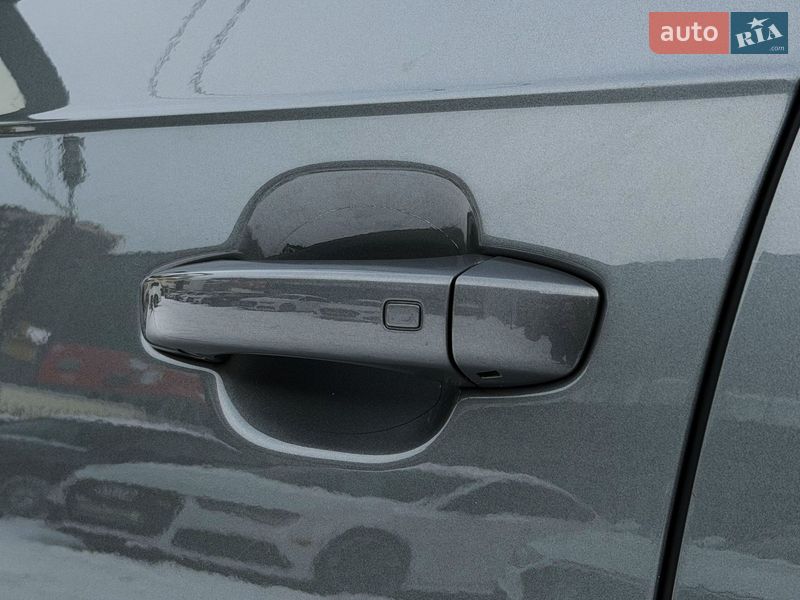 Внедорожник / Кроссовер Audi Q7 2015 в Киеве