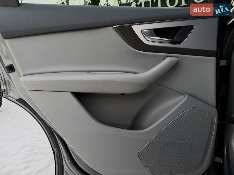 Внедорожник / Кроссовер Audi Q7 2015 в Киеве