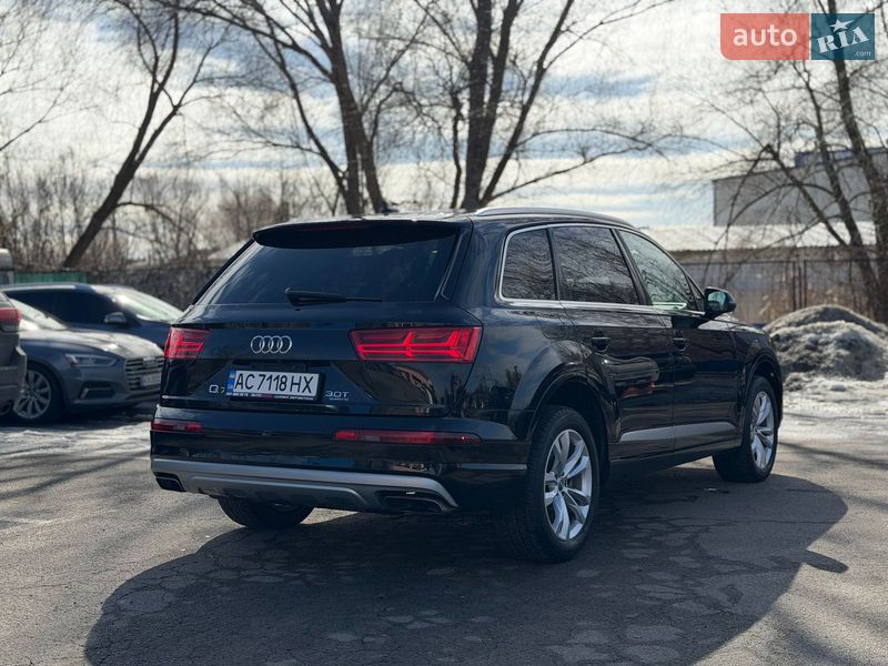 Внедорожник / Кроссовер Audi Q7 2016 в Киеве