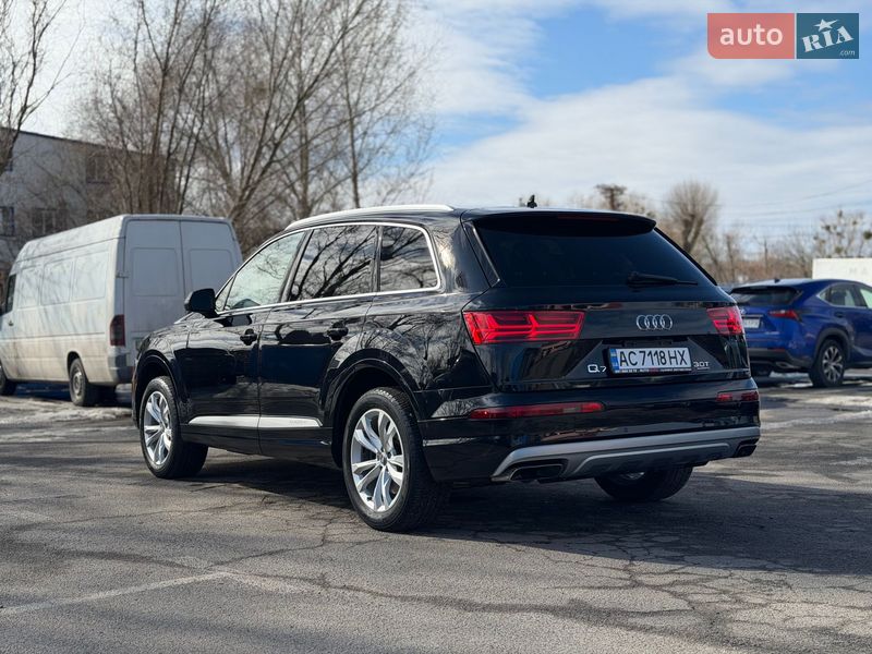 Внедорожник / Кроссовер Audi Q7 2016 в Киеве