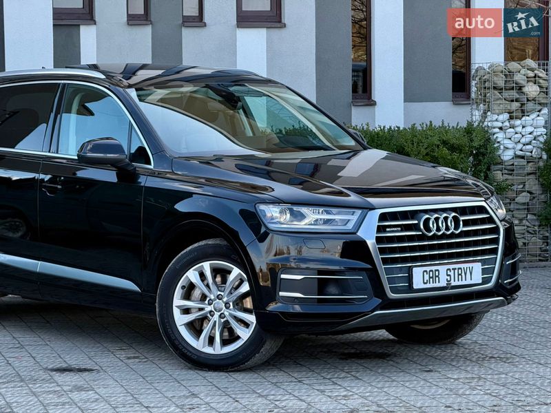 Позашляховик / Кросовер Audi Q7 2018 в Стрию