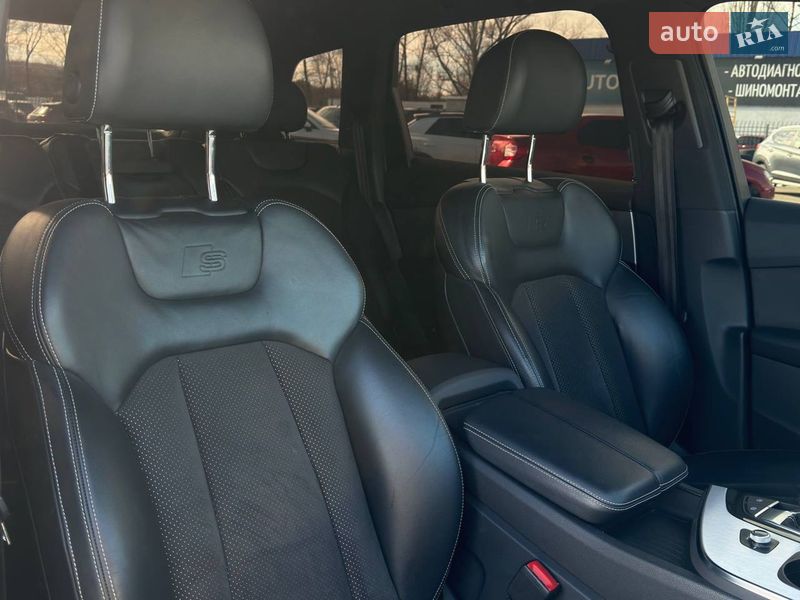 Внедорожник / Кроссовер Audi Q7 2016 в Киеве