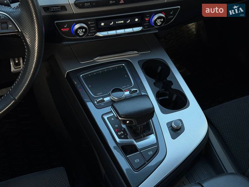 Внедорожник / Кроссовер Audi Q7 2016 в Киеве
