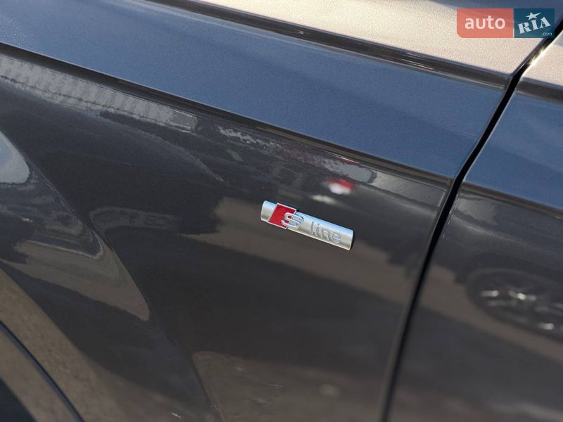 Внедорожник / Кроссовер Audi Q7 2016 в Киеве