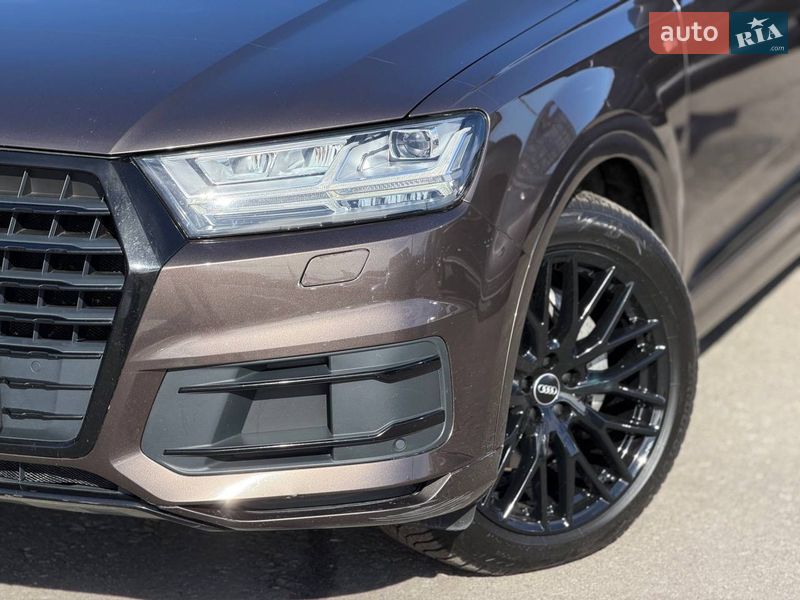 Внедорожник / Кроссовер Audi Q7 2016 в Киеве