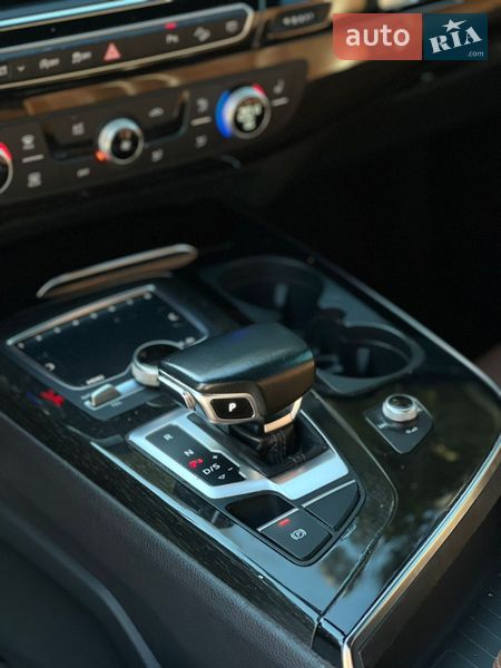 Позашляховик / Кросовер Audi Q7 2018 в Миколаєві