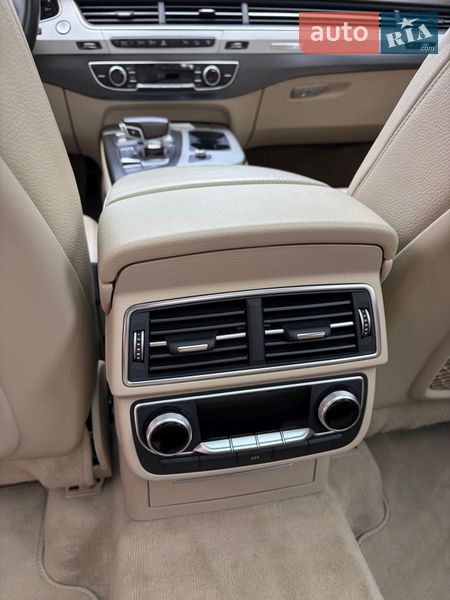 Внедорожник / Кроссовер Audi Q7 2016 в Киеве