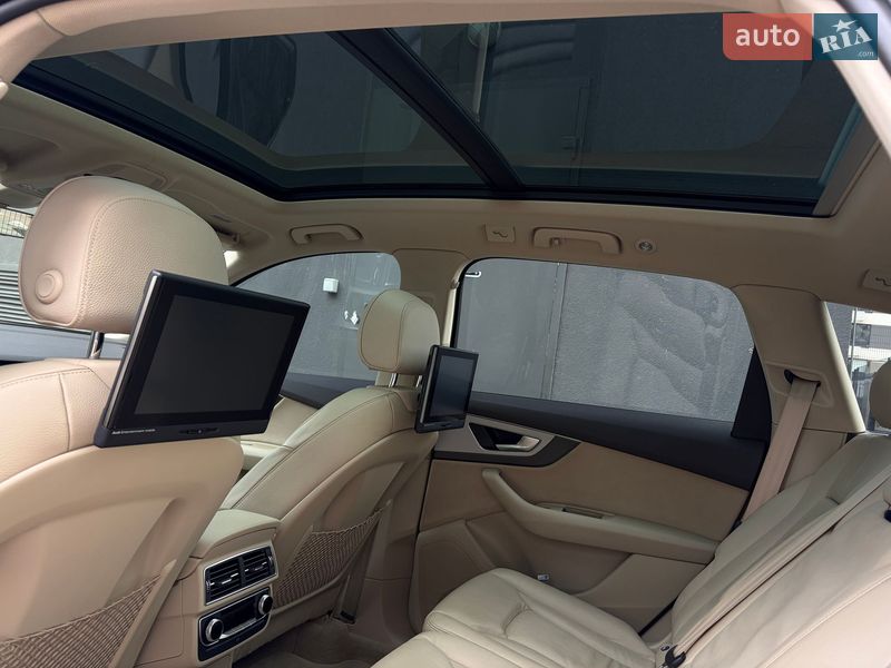 Внедорожник / Кроссовер Audi Q7 2016 в Киеве