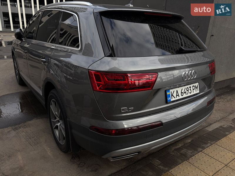 Внедорожник / Кроссовер Audi Q7 2016 в Киеве