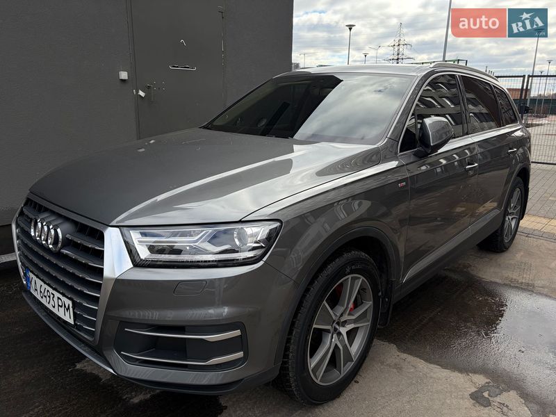 Внедорожник / Кроссовер Audi Q7 2016 в Киеве