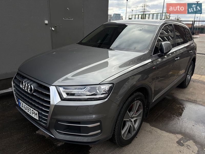 Внедорожник / Кроссовер Audi Q7 2016 в Киеве
