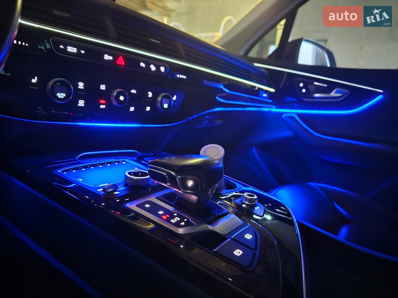 Внедорожник / Кроссовер Audi Q7 2015 в Мукачево