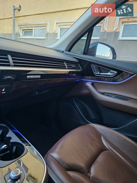 Внедорожник / Кроссовер Audi Q7 2015 в Мукачево