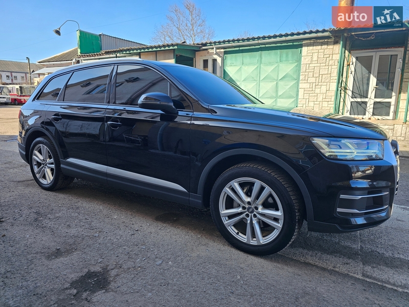 Внедорожник / Кроссовер Audi Q7 2015 в Мукачево