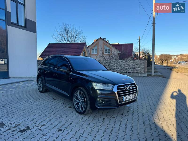 Внедорожник / Кроссовер Audi Q7 2016 в Ровно