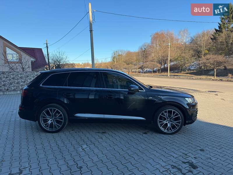 Внедорожник / Кроссовер Audi Q7 2016 в Ровно