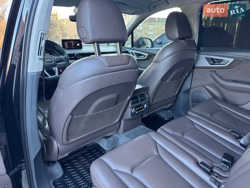 Внедорожник / Кроссовер Audi Q7 2016 в Ровно