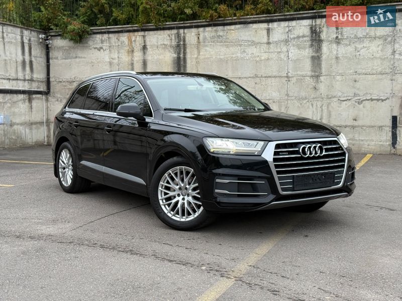 Позашляховик / Кросовер Audi Q7 2015 в Рівному