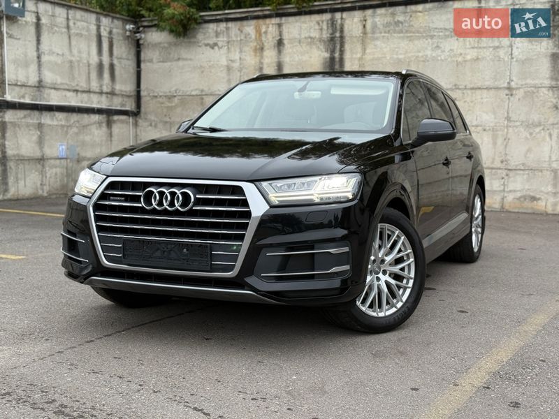 Позашляховик / Кросовер Audi Q7 2015 в Рівному
