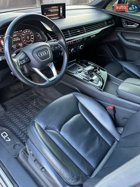 Внедорожник / Кроссовер Audi Q7 2018 в Мостиске