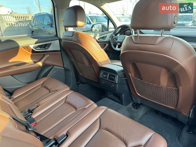 Позашляховик / Кросовер Audi Q7 2015 в Тернополі