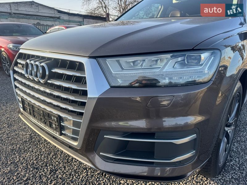 Позашляховик / Кросовер Audi Q7 2015 в Тернополі