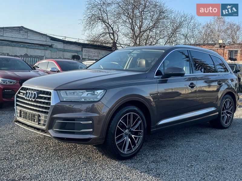 Позашляховик / Кросовер Audi Q7 2015 в Тернополі
